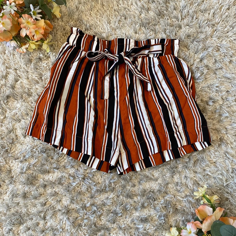 FashionNova Shorts // 💐